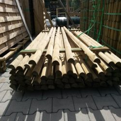   Felületkezelt felezett rúdfa kerítéselemekhez - 7 x 250 cm