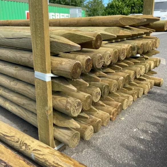 Felületkezelt hegyezett karó kerítéselemekhez - 5 x 250 cm
