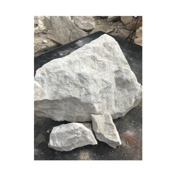 Sziklakerti kő - fehér
